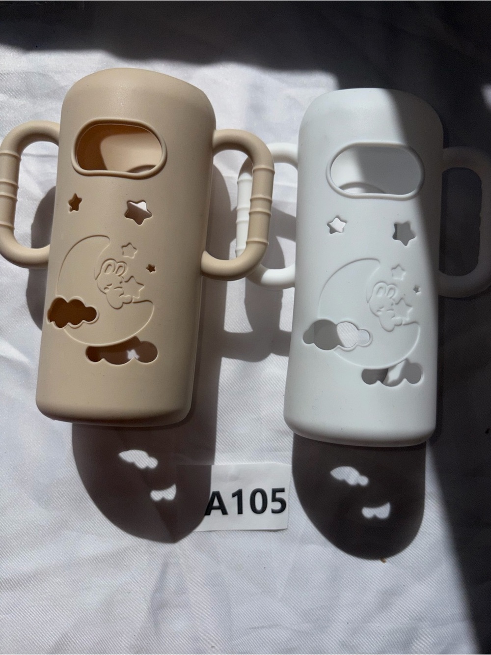Kids Silicone Bottle Holder with Handles - Cream & White